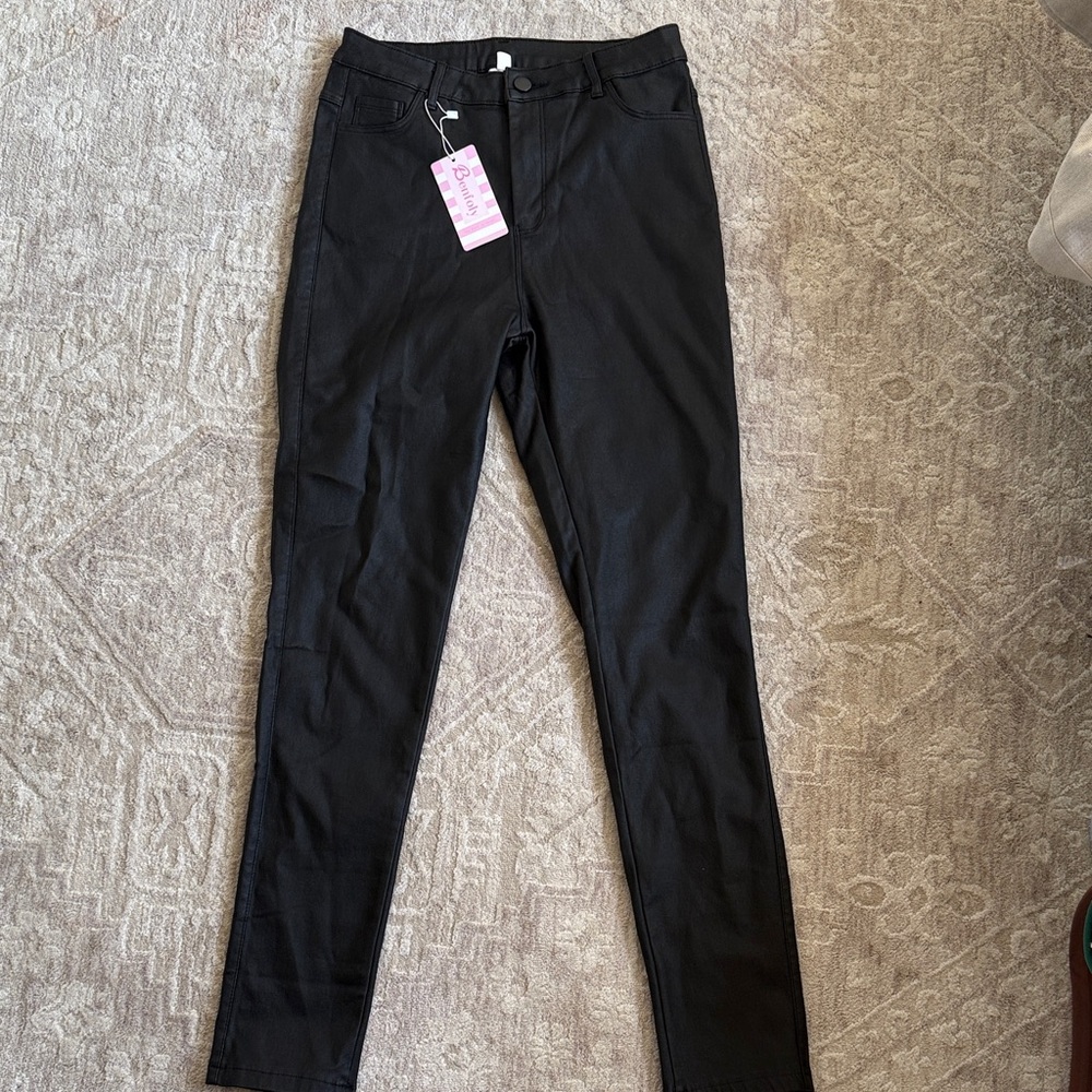 Sleek Black Skinny Leather Women's Pants